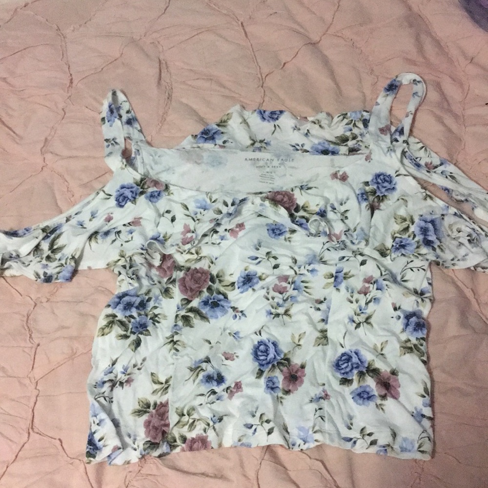American Eagle Floral cold shoulder crop top